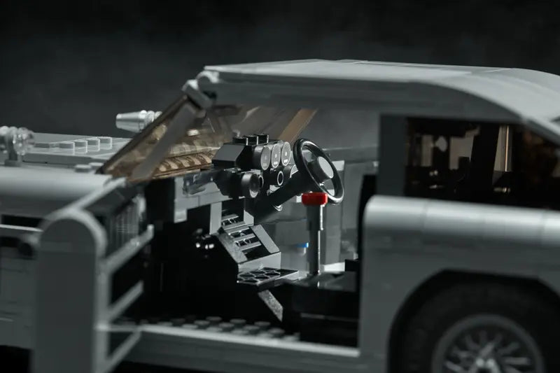 James Bond Aston Martin
