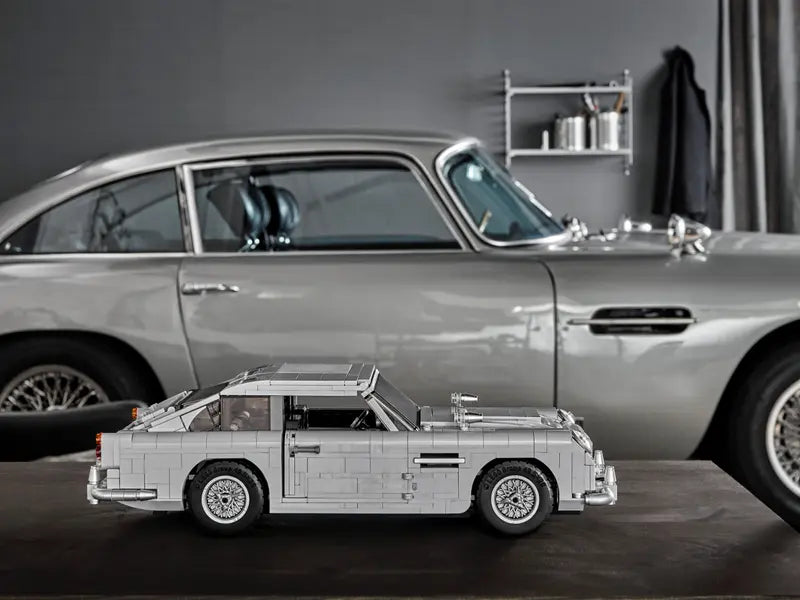 James Bond Aston Martin
