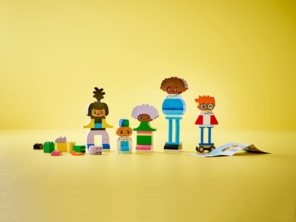 https://www.lego.com/cdn/cs/set/assets/blt0cbd8ba4ede27cdf/10423_alt8.png