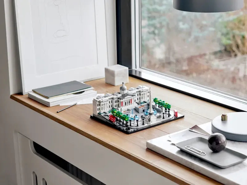 LEGO Architecture   Trafalgar Square MISB