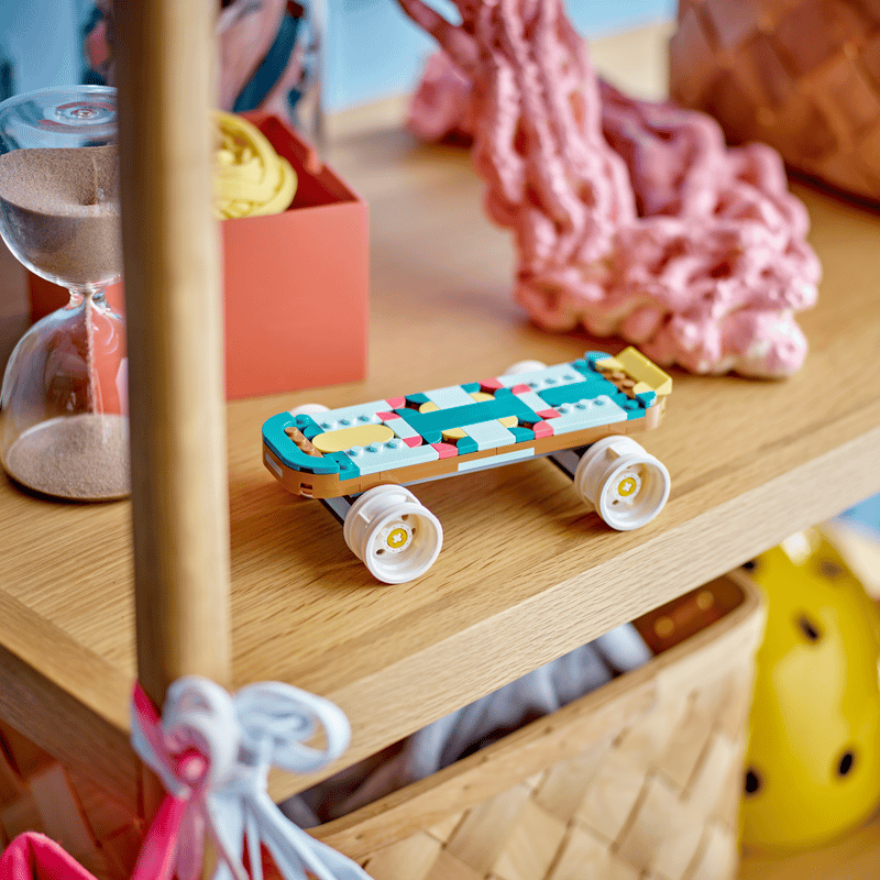 https://www.lego.com/cdn/cs/set/assets/blt2262ad2eb83ab500/31148_alt11.png?fit=crop&quality=80&width=800&height=800&dpr=1