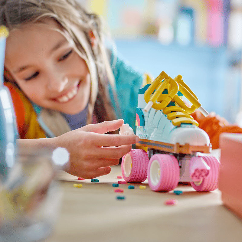 https://www.lego.com/cdn/cs/set/assets/blte78a6ac17dbb400c/31148_alt8.png?fit=crop&quality=80&width=800&height=800&dpr=1