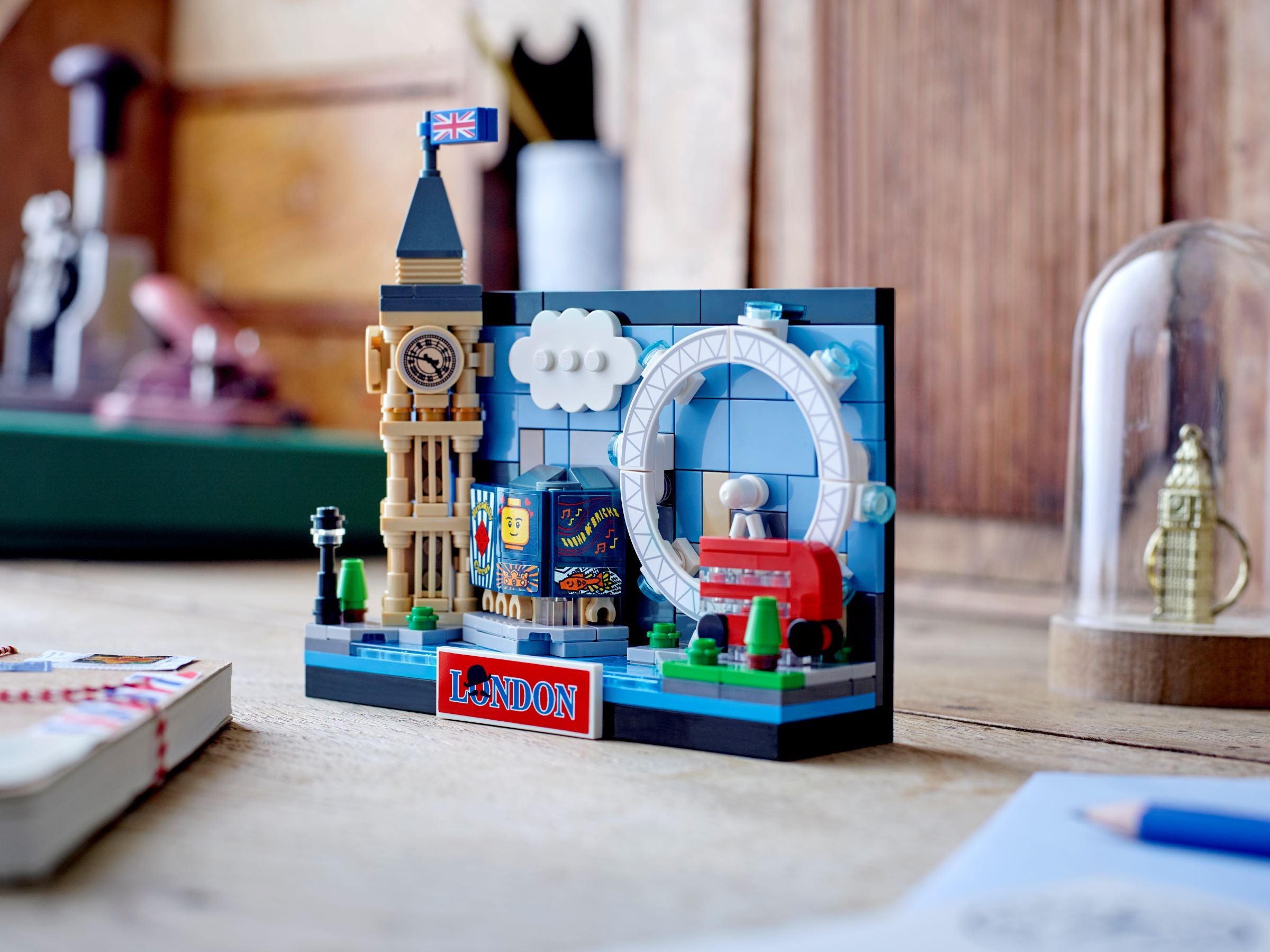 https://www.lego.com/cdn/cs/set/assets/bltc04b9ae338ebf2bf/40569_alt4.jpg
