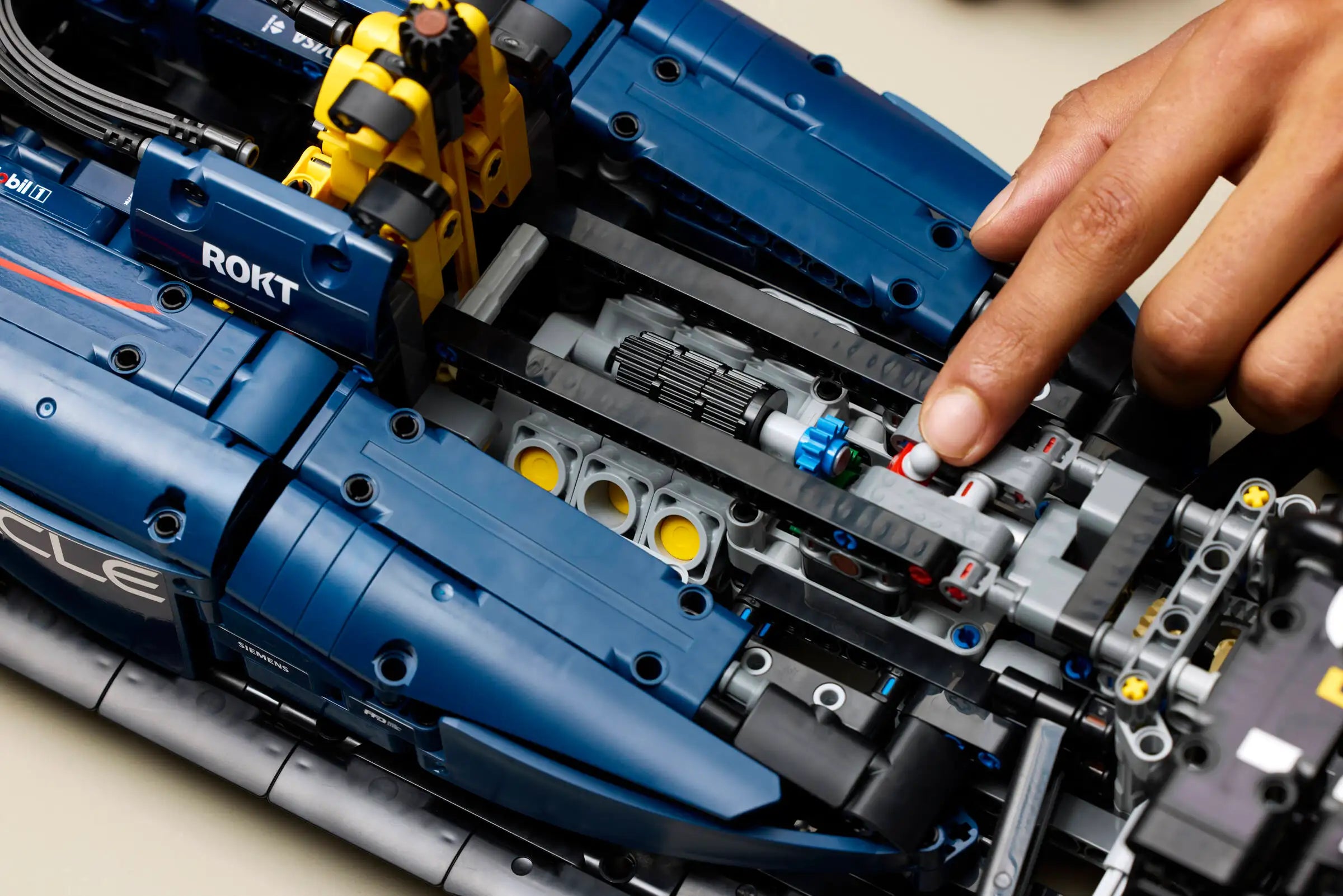 LEGO Technic - Oracle Red Bull Racing RB20 F1 Car