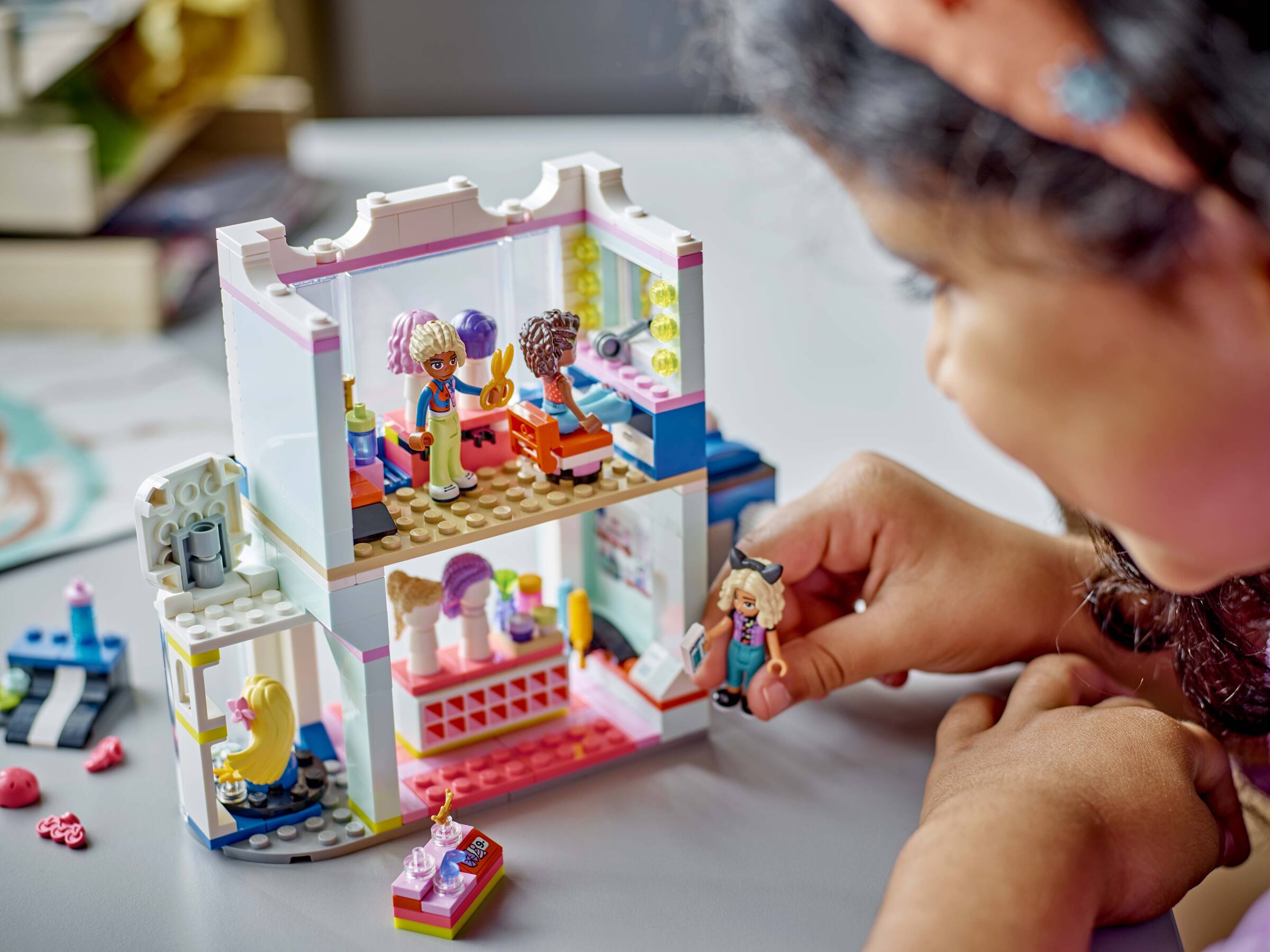 LEGO Friends - Hair Salon and Accessories Store - 42662