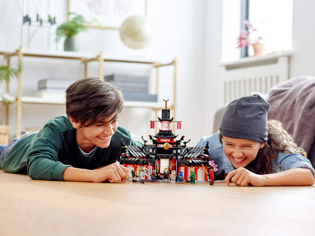 https://www.lego.com/cdn/cs/set/assets/bltc71ade997cffe4e0/70670_alt8.jpg