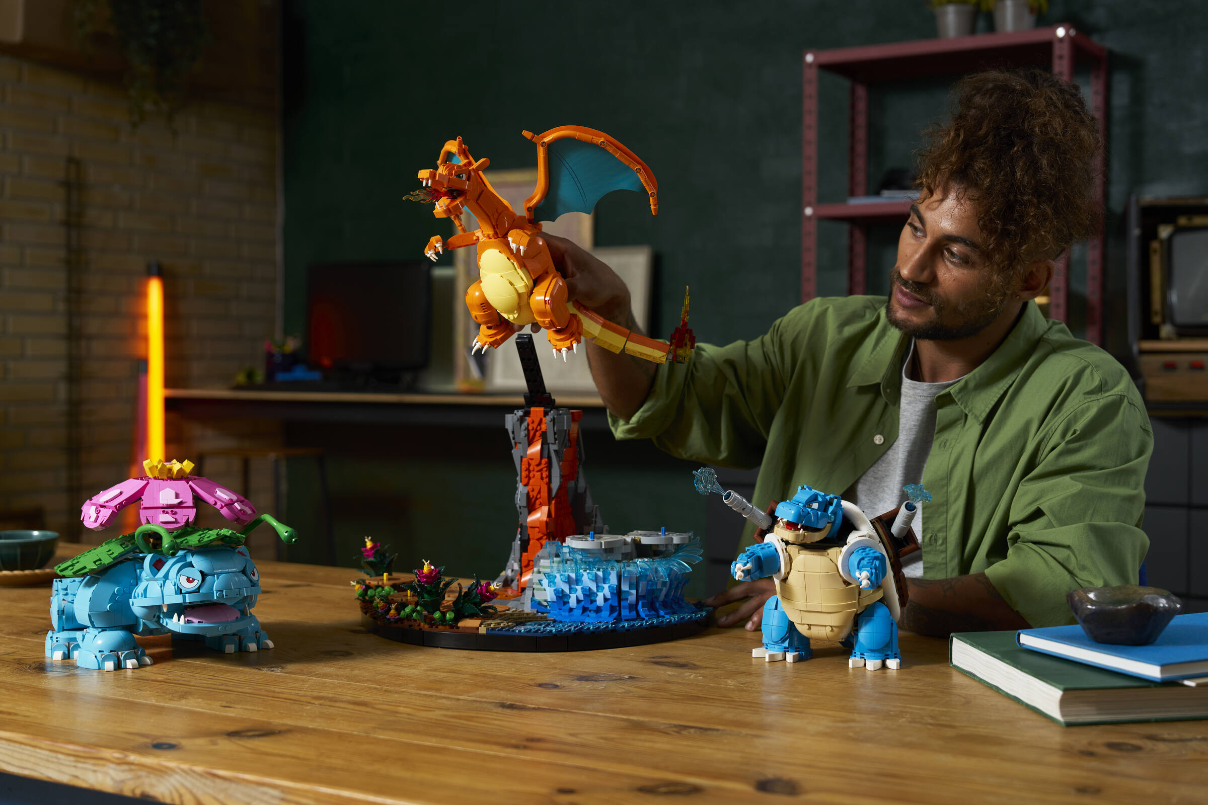 https://www.lego.com/cdn/cs/set/assets/blt14076077a0a40eea/72153_Lifestyle_Build_14.jpg