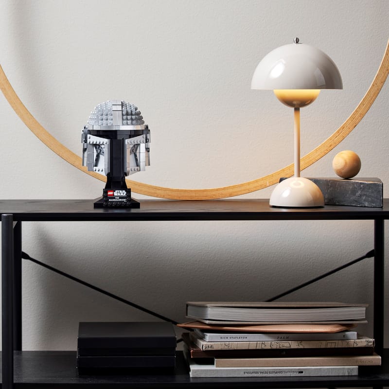 https://www.lego.com/cdn/cs/set/assets/blt95042b4665e6fbc5/75328_Lifestyle_04.jpg?fit=crop&quality=80&width=800&height=800&dpr=1
