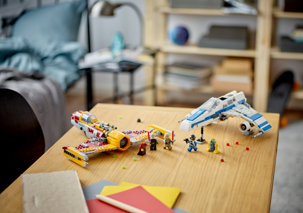 LEGO Star Wars - New Republic E-Wing vs. Shin Hati’s Starfighter - 75364