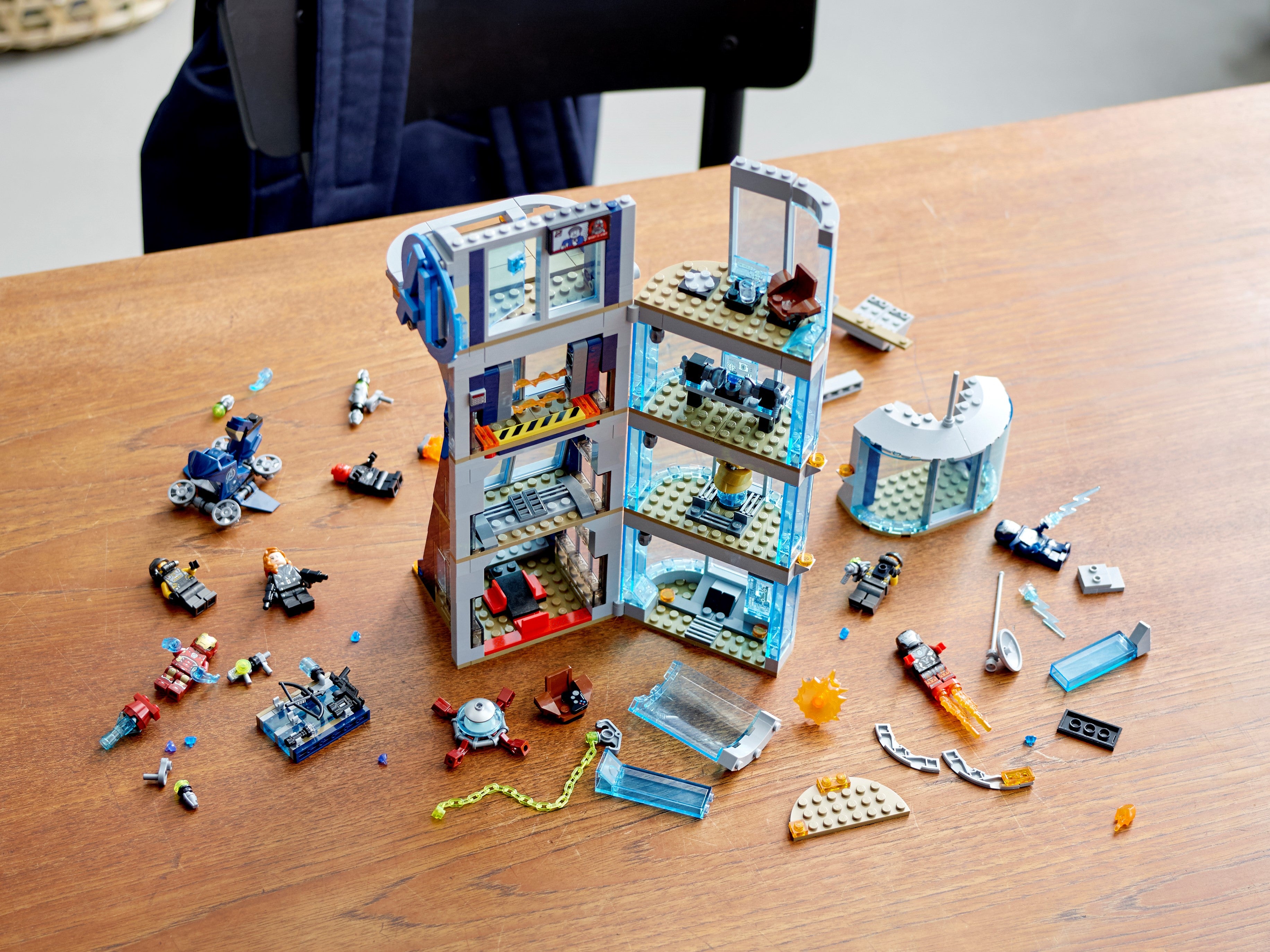 https://www.lego.com/cdn/cs/set/assets/blt9f5d2fd7cf4464b9/76166_alt7.jpg