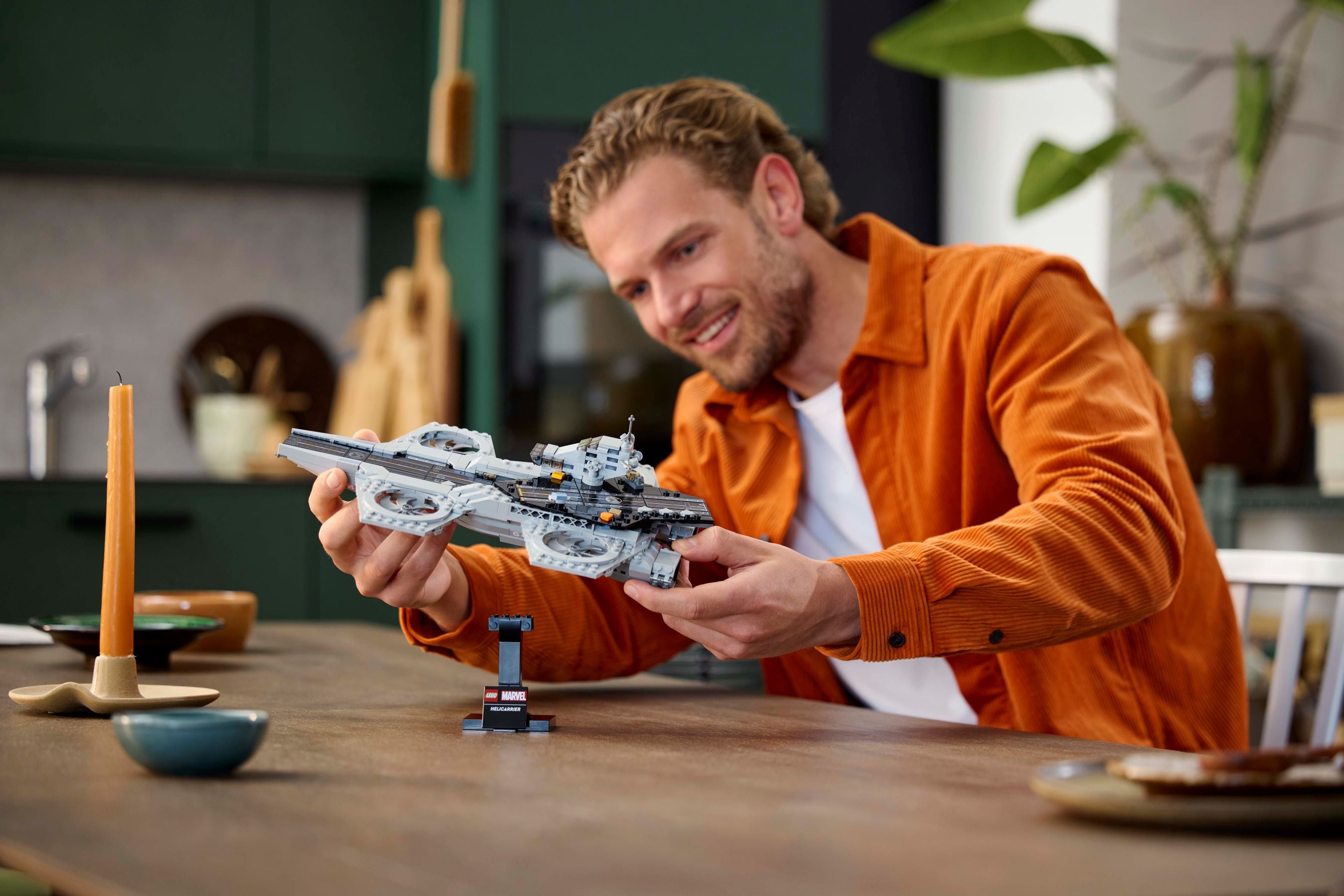 https://www.lego.com/cdn/cs/set/assets/blt621c05b417350cd9/76295_Lifestyle_Cons_02.jpg