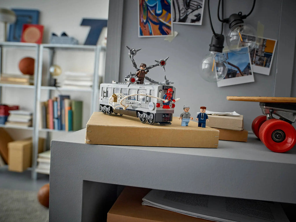 Lego Marvel Super Heroes Spider Man versus Doc Ock Subway Train Scene