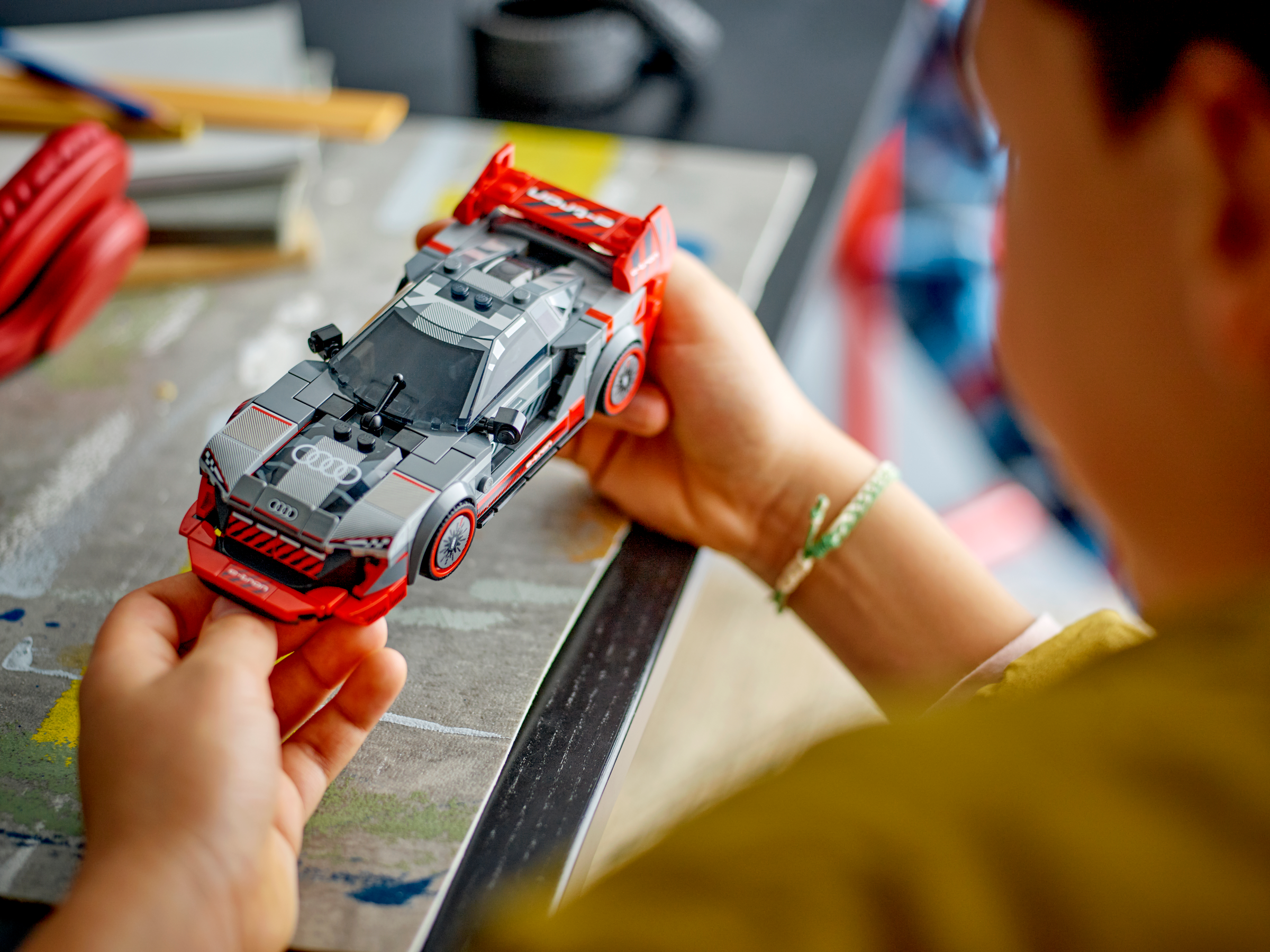 https://www.lego.com/cdn/cs/set/assets/blt1cb3b32b0e066243/76921_Lifestyle_cons_2.png