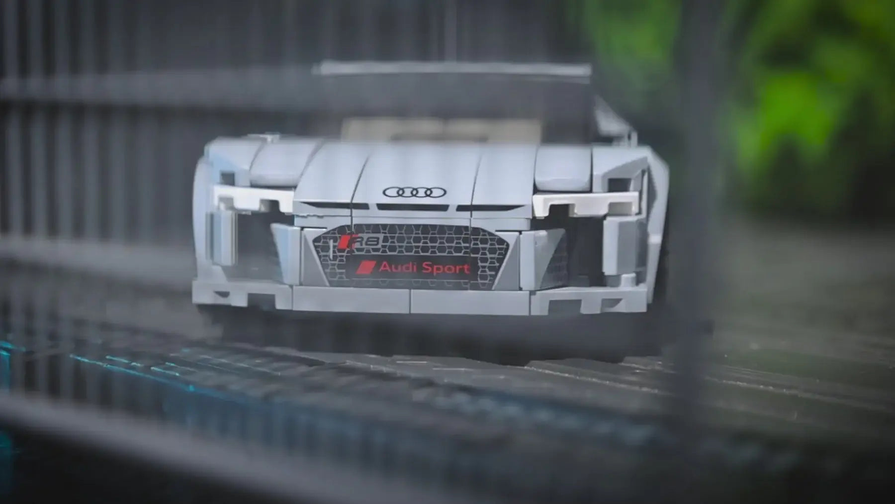CaDA - Audi R8 Coupe - 1:24 Scale - 199 Pieces - C55027W