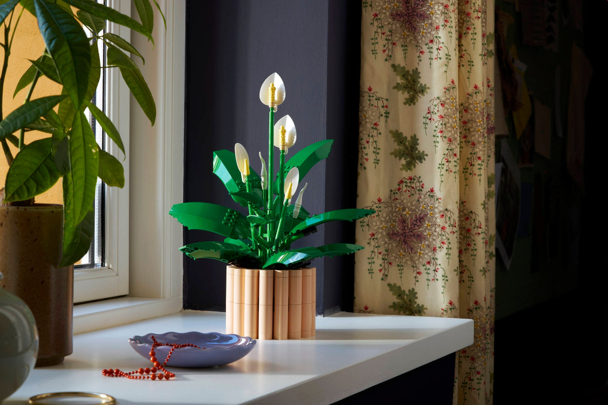 LEGO Botanicals Peace Lily Flower Decor Set 11504-Bricking Lebanon