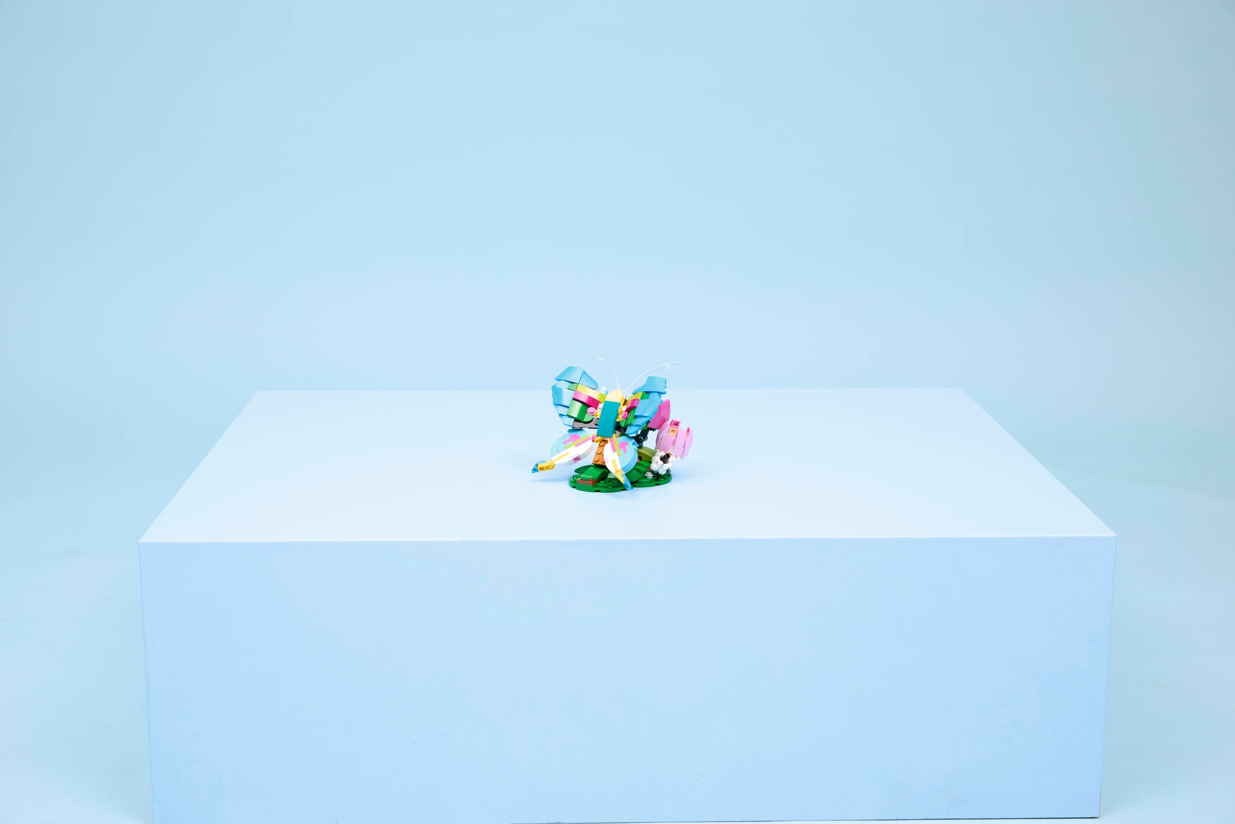 LEGO Creator 3-in-1 Wild Animals Colorful Hummingbird Building Set-Lego / Creator-Bricking Lebanon