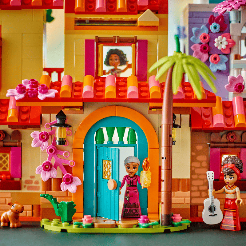 https://www.lego.com/cdn/cs/set/assets/bltce25c9819118b73d/43245_Lifestyle4.png?fit=crop&quality=80&width=800&height=800&dpr=1
