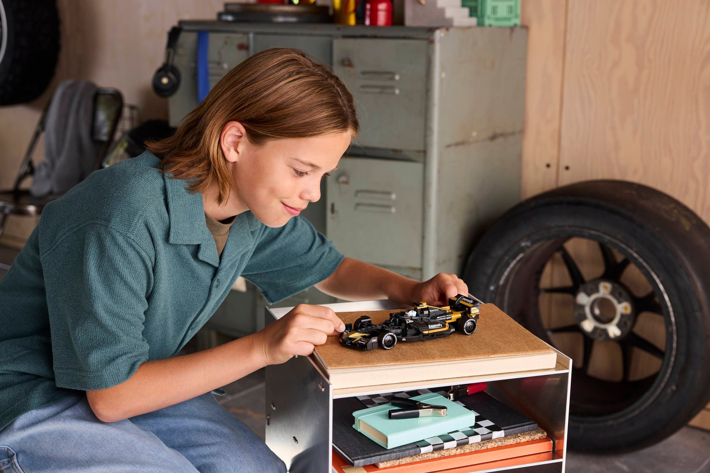 LEGO Speed Champions APXGP Team Race Car F1 Movie 77252-Lego / SPEED-Bricking Lebanon