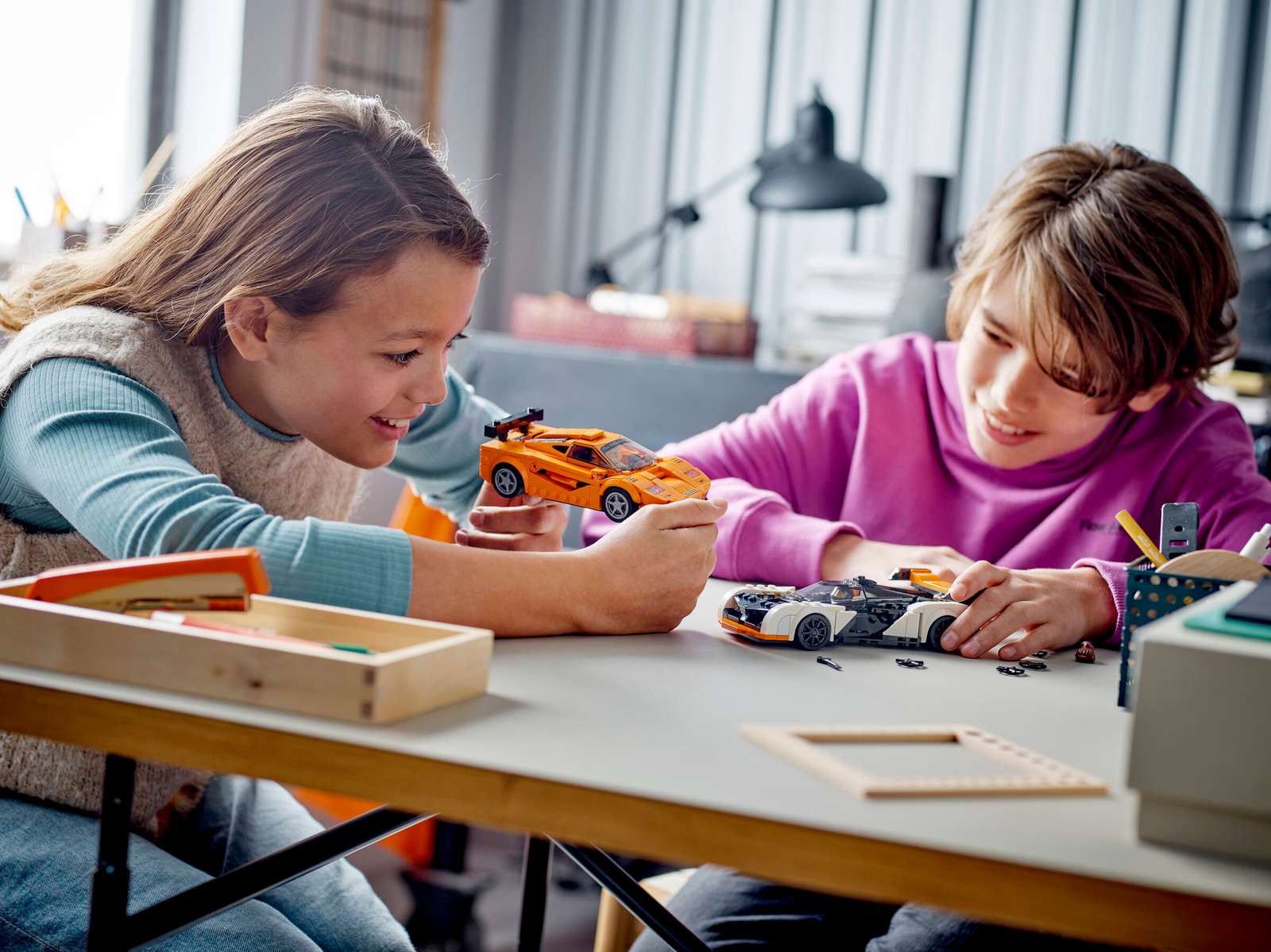 https://www.lego.com/cdn/cs/set/assets/blt9146d1f2d21e2943/76918_Lifestyle_cons.jpg?format=webply&fit=bounds&quality=60&width=800&height=800&dpr=2