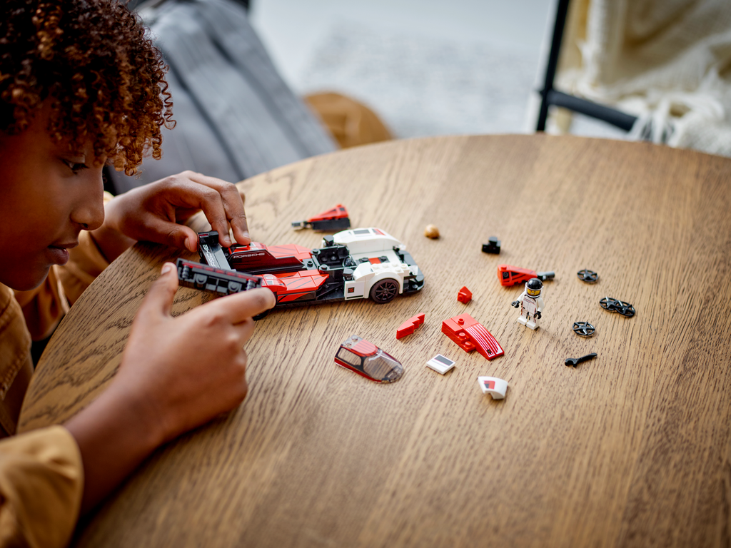 https://www.lego.com/cdn/cs/set/assets/blt7f21c65dd061662d/76916_alt7.png