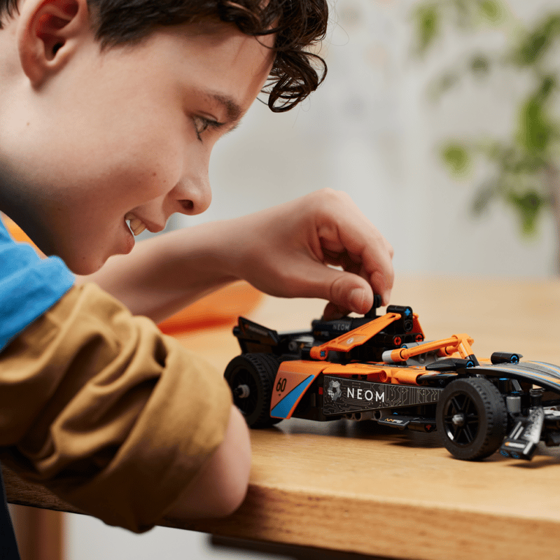 https://www.lego.com/cdn/cs/set/assets/blt7b21a0c74ee360a8/42169_alt7.png?fit=crop&quality=80&width=800&height=800&dpr=1