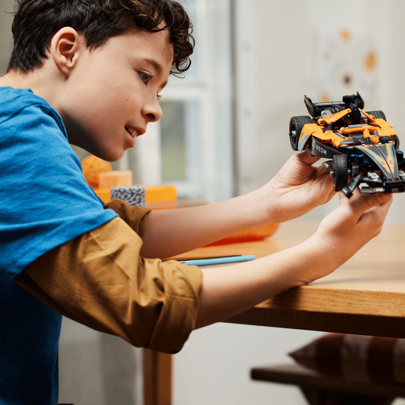 https://www.lego.com/cdn/cs/set/assets/blteda6061fe5f24d23/42169_alt8.png?fit=crop&quality=80&width=800&height=800&dpr=1