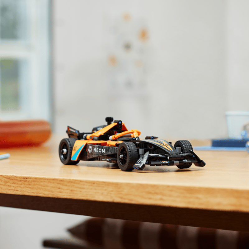 https://www.lego.com/cdn/cs/set/assets/blt0b60f4837bfa907c/42169_alt9.png?fit=crop&quality=80&width=800&height=800&dpr=1