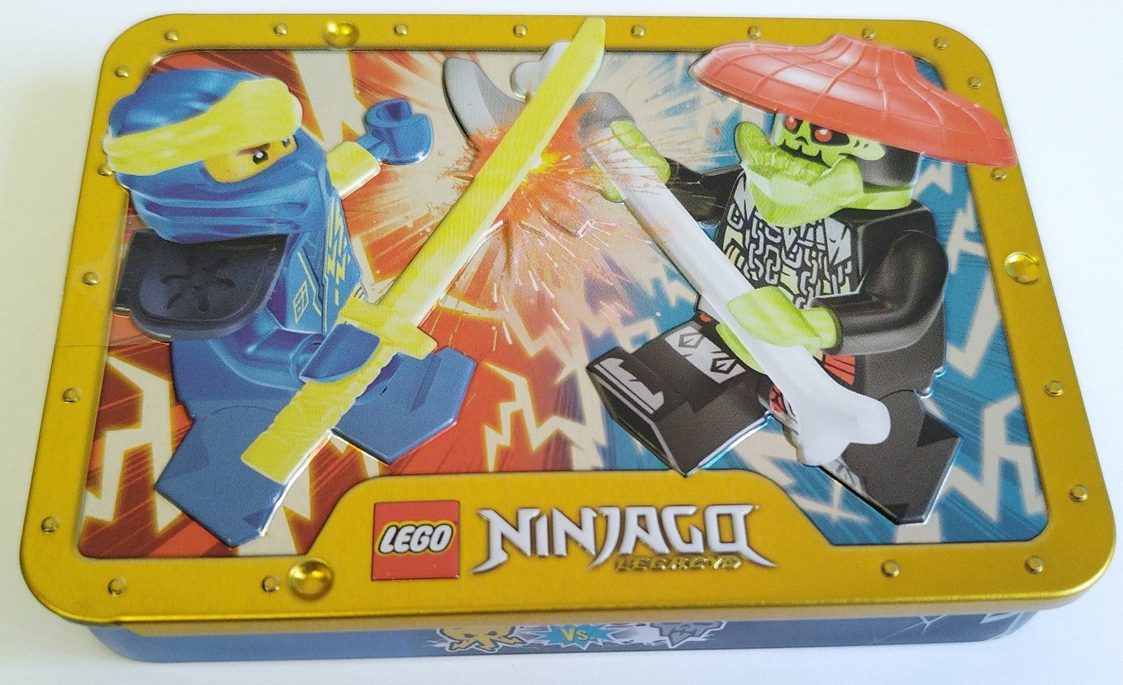 Lego Ninjago Legacy Jay vs Bone Hunter Minifigures 112327 Metal Box