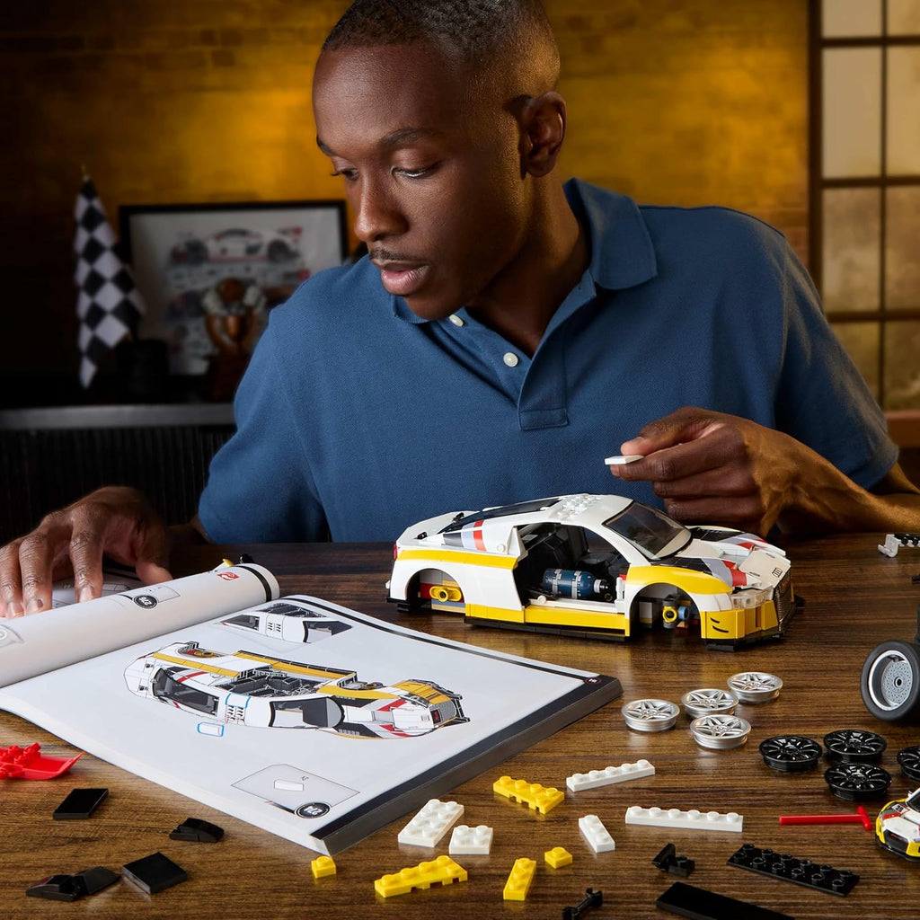 Mattel Brick Shop Hot Wheels 2015 Audi R8 LMS Construction Set