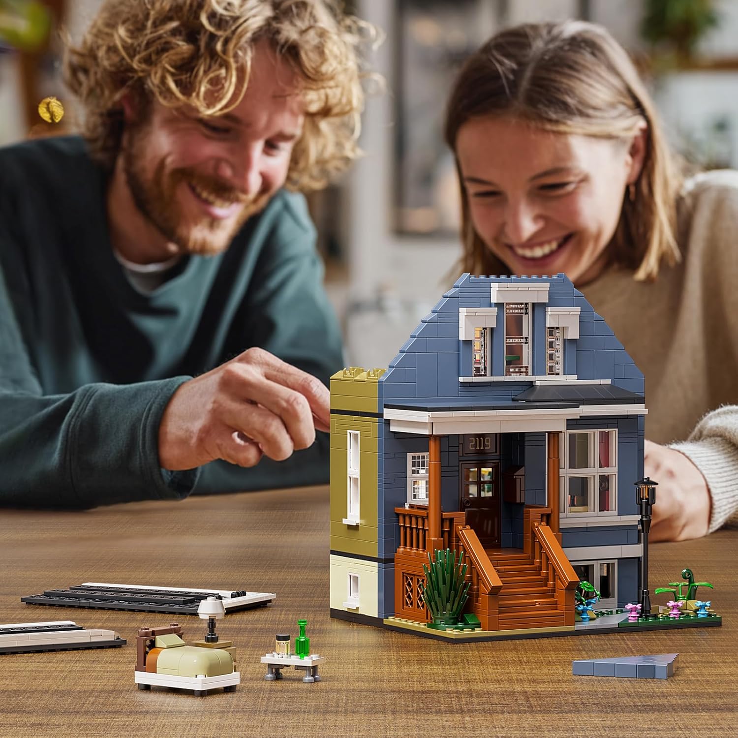 Shame House Building Blocks, Gallagher House TV Series Frank Fiona Creative Toys Set Compatible with Lego, Gift Decor for Fans 18+ Adult (1058 PCS)