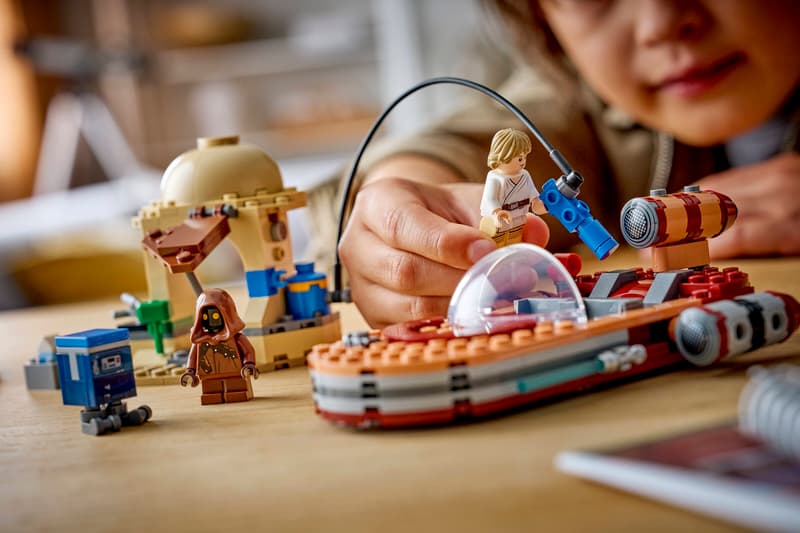https://www.lego.com/cdn/cs/set/assets/blt155f4c680515208b/blt225fee46fcc4a1f6-75420_Lifestyle_cons_2.jpg?format=webply&fit=bounds&quality=75&width=800&height=800&dpr=1