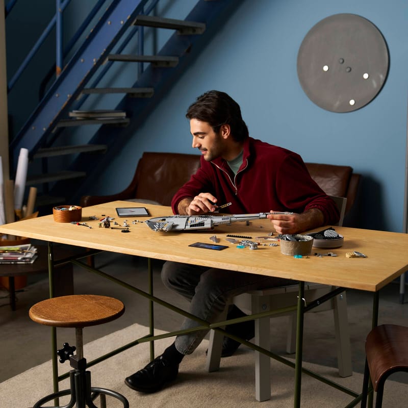 https://www.lego.com/cdn/cs/set/assets/blt8c693fa82712c8b5/blt2f8fb720e38f6e09-75442_Lifestyle_Build_02.jpg?fit=crop&quality=80&width=800&height=800&dpr=1