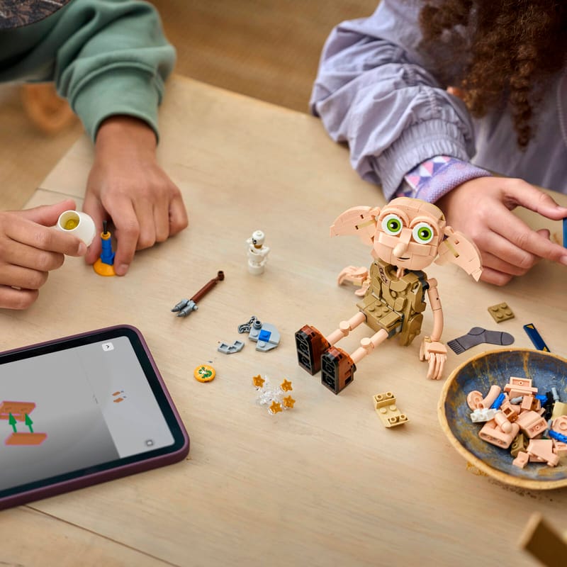 https://www.lego.com/cdn/cs/set/assets/blt888d54a2e3fe076d/blt46c340d866ff0c2f-76469_Lifestyle_build.jpg?fit=crop&quality=80&width=800&height=800&dpr=1