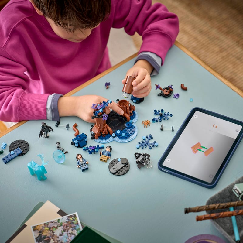 https://www.lego.com/cdn/cs/set/assets/bltd2cf4016c0bbd658/blt601a52db5f25d635-76475_Lifestyle_build.jpg?fit=crop&quality=80&width=800&height=800&dpr=1