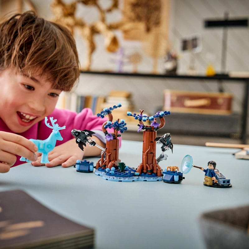 https://www.lego.com/cdn/cs/set/assets/blt9ef857d140b06ac3/blt601a52db5f25d635-76475_Lifestyle_cons.jpg?fit=crop&quality=80&width=800&height=800&dpr=1