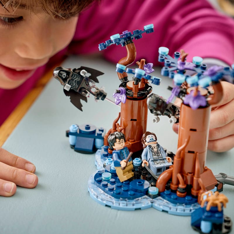 https://www.lego.com/cdn/cs/set/assets/bltc100ab2a43b5ccbc/blt601a52db5f25d635-76475_Lifestyle_cons_2.jpg?fit=crop&quality=80&width=800&height=800&dpr=1