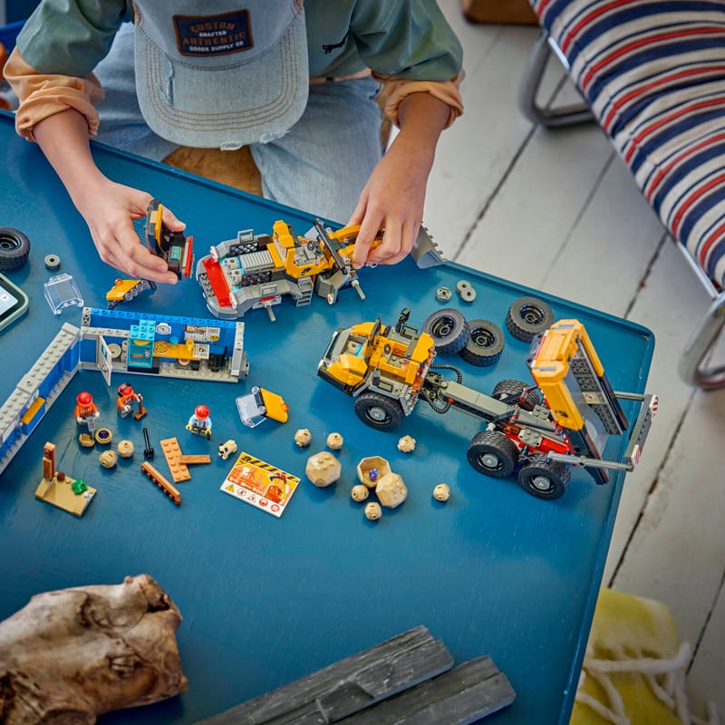 https://www.lego.com/cdn/cs/set/assets/bltd10067affcc88724/blt6045e3b889a69670-60494_Lifestyle_build.jpg?fit=crop&quality=80&width=800&height=800&dpr=1