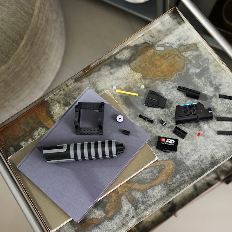 https://www.lego.com/cdn/cs/set/assets/blta65dfdff62c8736f/blt8d487df71254c18e-40917_Lifestyle_Build.jpg?fit=crop&quality=80&width=800&height=800&dpr=1