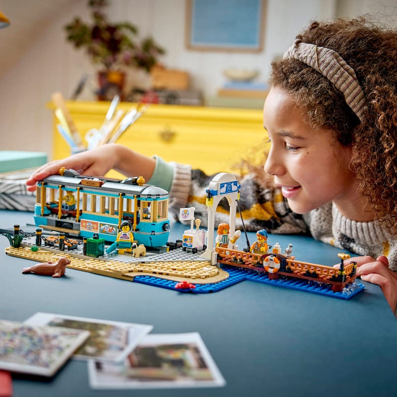https://www.lego.com/cdn/cs/set/assets/blt27791252a06f1c88/blt9b24b376a275fe12-60506_Lifestyle_cons.jpg?fit=crop&quality=80&width=800&height=800&dpr=1
