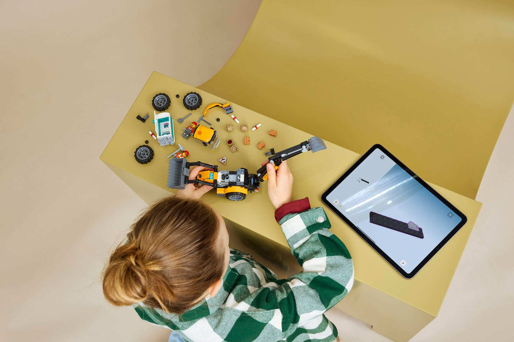 https://www.lego.com/cdn/cs/set/assets/bltaf7008bc493b47bb/blta311a6424f975f77-60480_Lifestyle_Build.jpg?format=webply&fit=bounds&quality=55&width=800&height=800&dpr=3