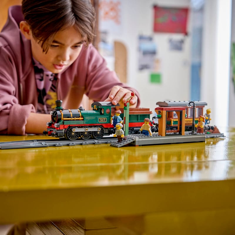 https://www.lego.com/cdn/cs/set/assets/bltd31dcd1e492cf2df/bltd44a5963267013d3-60511_Lifestyle_cons.jpg?fit=crop&quality=80&width=800&height=800&dpr=1