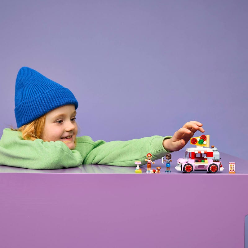 https://www.lego.com/cdn/cs/set/assets/blt4e8924af1866ec21/bltdd457730cd1254c4-42694_Lifestyle_Envr.jpg?fit=crop&quality=80&width=800&height=800&dpr=1