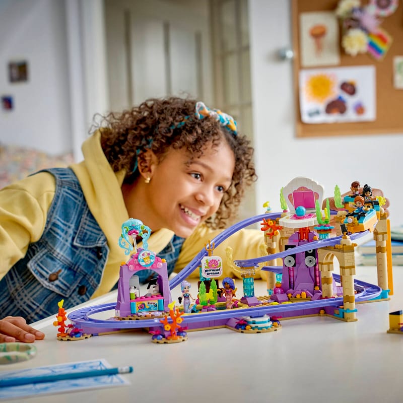 https://www.lego.com/cdn/cs/set/assets/bltb84438de306d9b82/bltf676803b7a668dee-42703_Lifestyle_cons.jpg?fit=crop&quality=80&width=800&height=800&dpr=1
