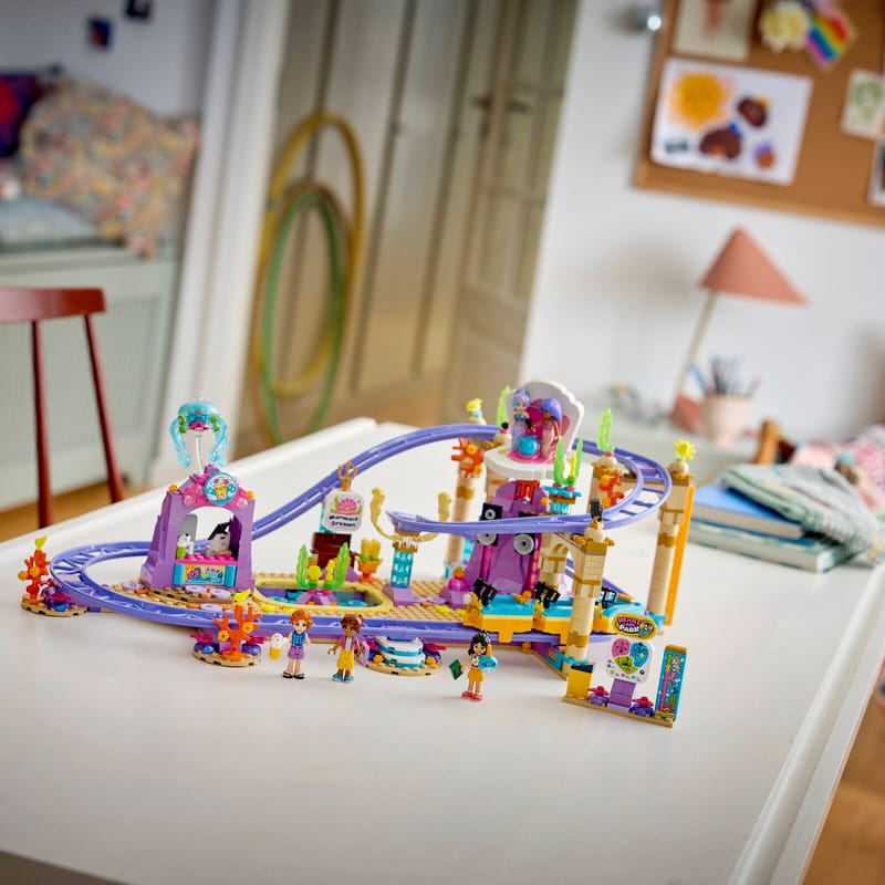 https://www.lego.com/cdn/cs/set/assets/blt5d6f5fa44a5dbac8/bltf676803b7a668dee-42703_Lifestyle_envr.jpg?fit=crop&quality=80&width=800&height=800&dpr=1