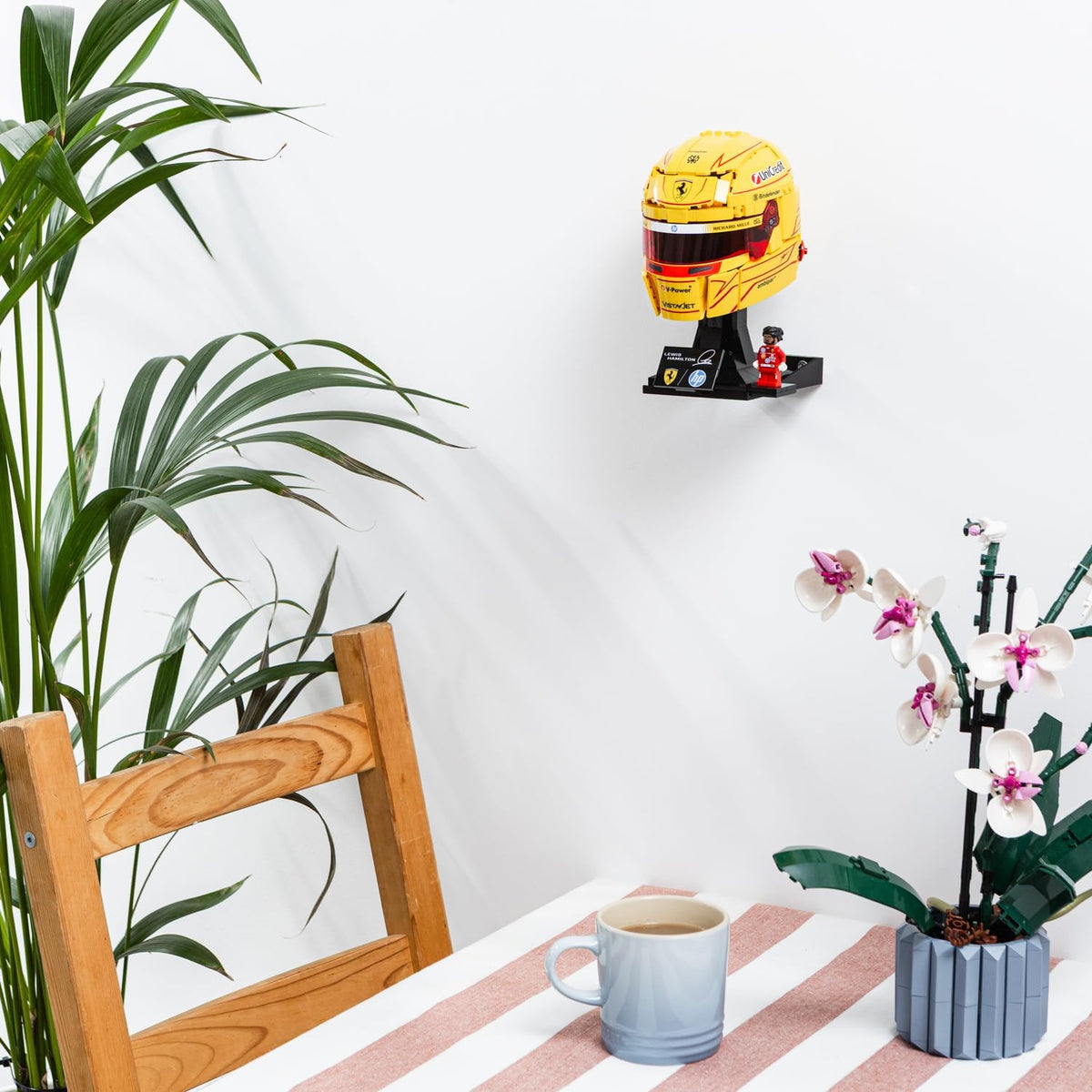 Brickify Wall Mount for LEGO Helmet 0001