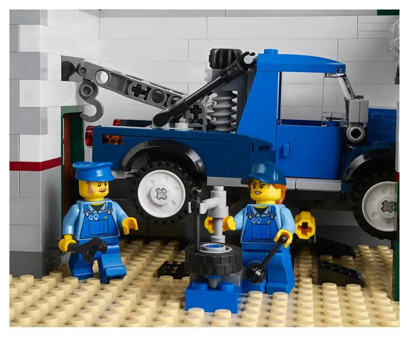 LEGO Creator Expert Corner Garage