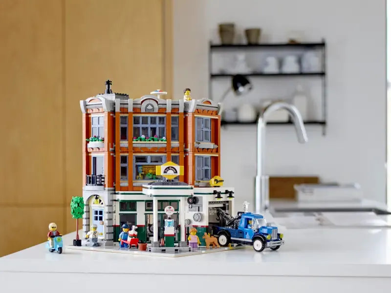 LEGO Creator Expert Corner Garage