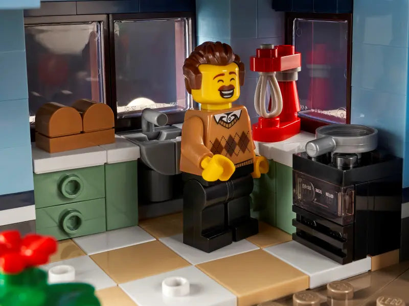 LEGO Creator Expert Santa’s Visit-Bricking Lebanon