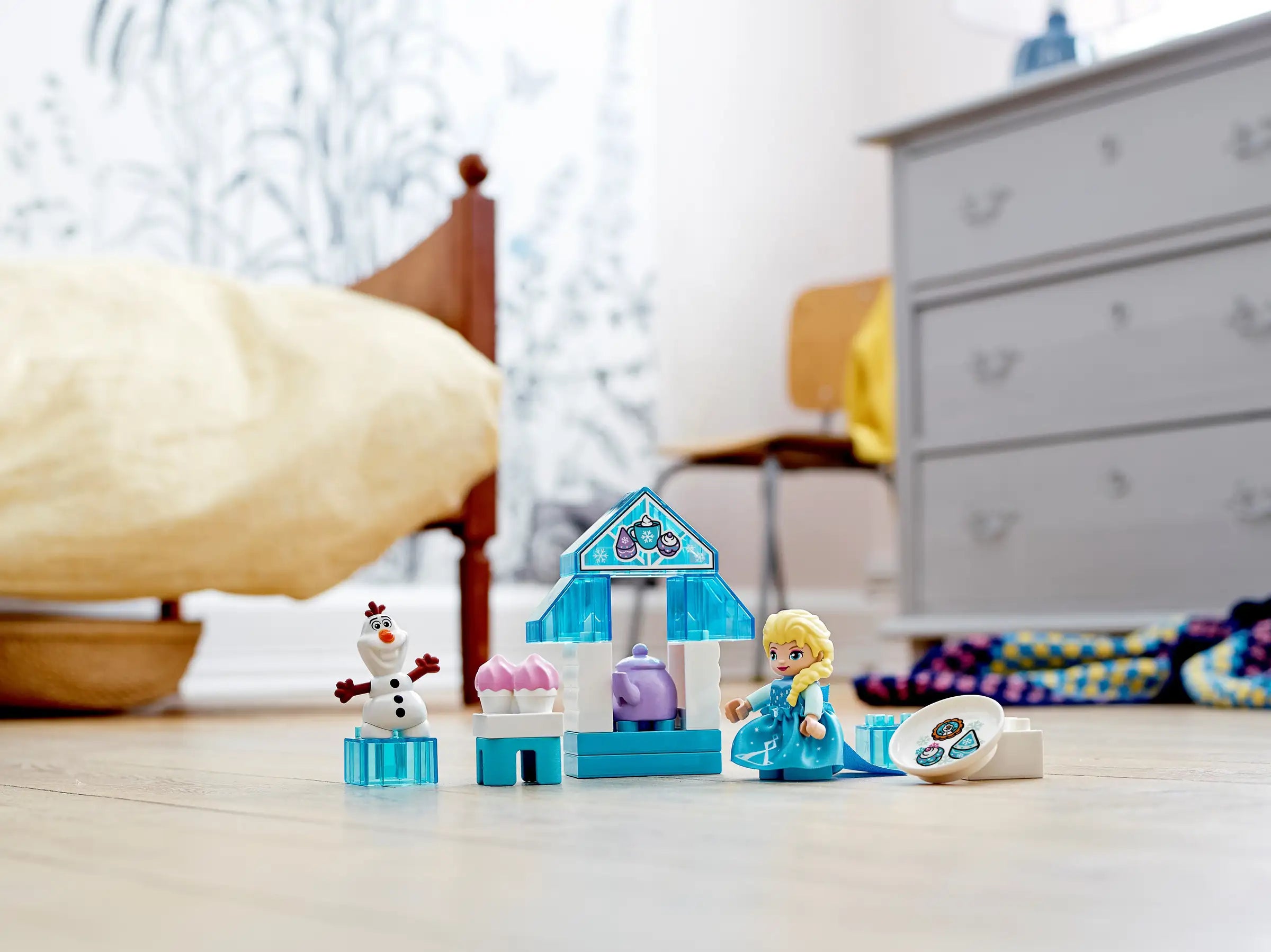 LEGO Duplo Elsa and Olaf's Tea Party