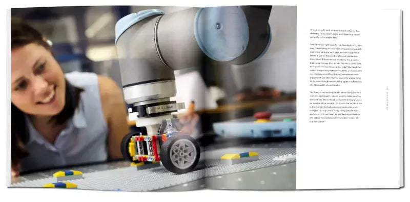 LEGO Ferrari Daytona SP3 The Sense of Perfection Book